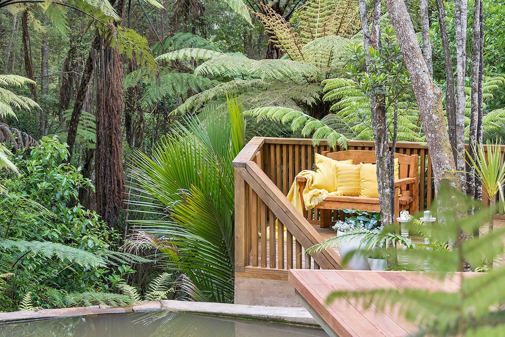 Warblers Retreat - Image 1