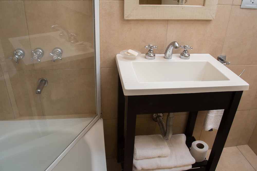 San Martin Suites