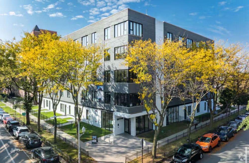 Comfy Condo - Gym Free Parking Modern Amenities