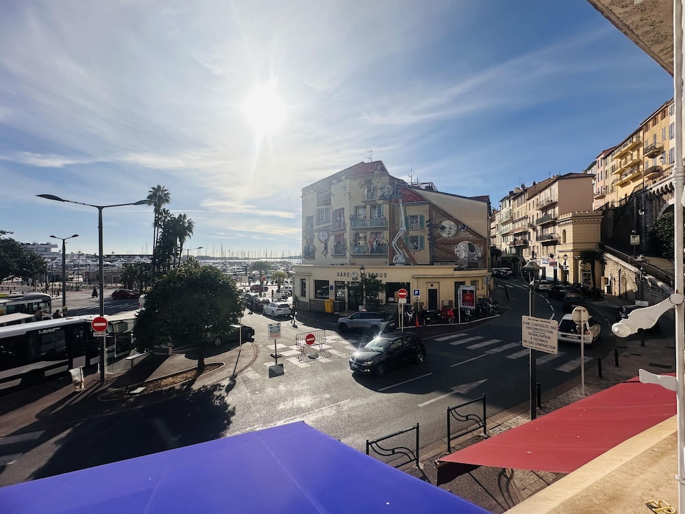 Very Charming Studio Apartment on Port in Cannes a Short Walk to Palais With Aircon and Internet - 411