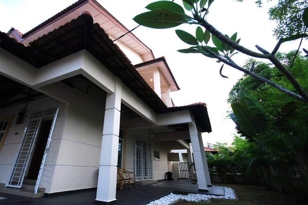 Sunflower House