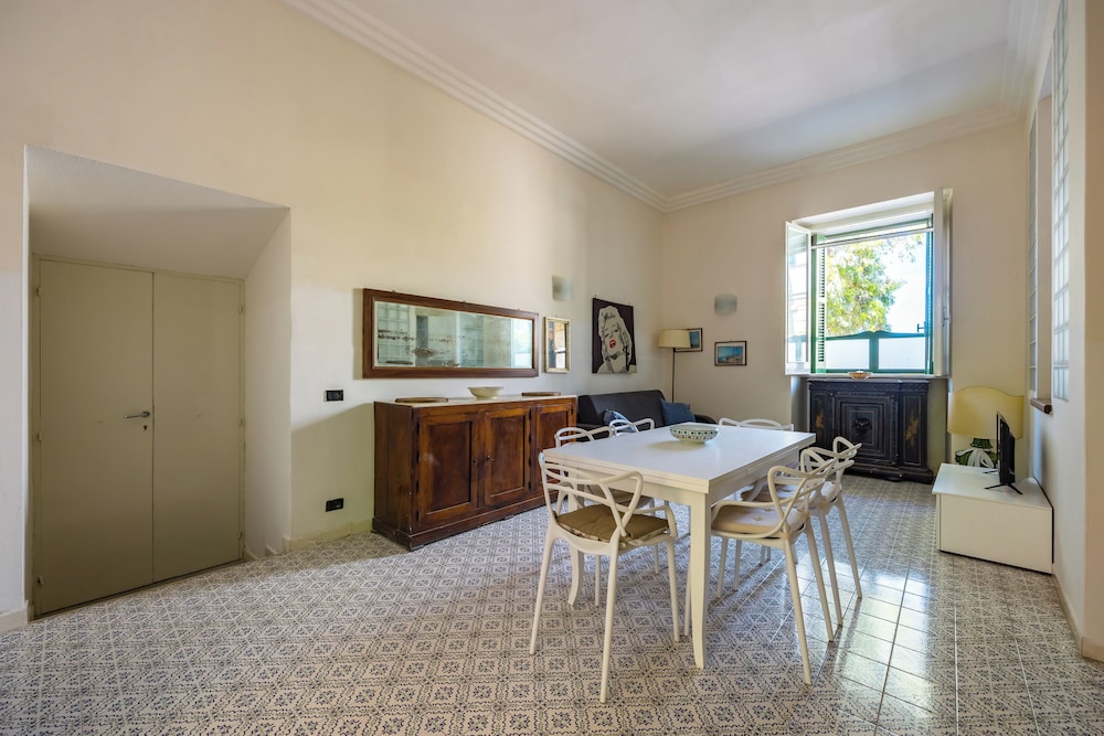 Villa Villari Terrace and Patio by Napoliapartments