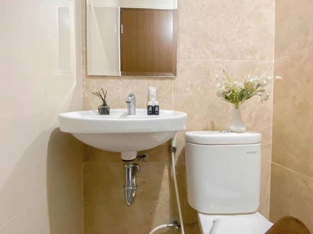 Good Place and Cozy Studio at Transpark Cibubur Apartment