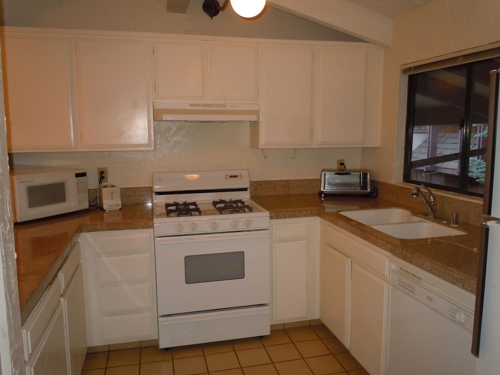 Snow Summit Townhouse Rentals & Sales