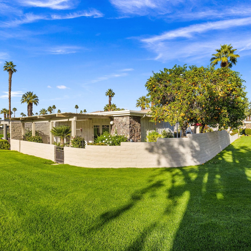 The Wells at Indian Wells - Free Golf Usage