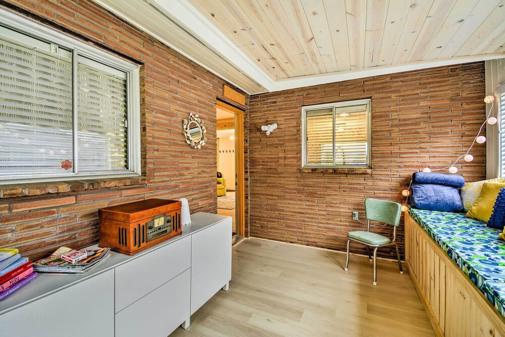 Walkable Downtown Poulsbo Vacation Rental!