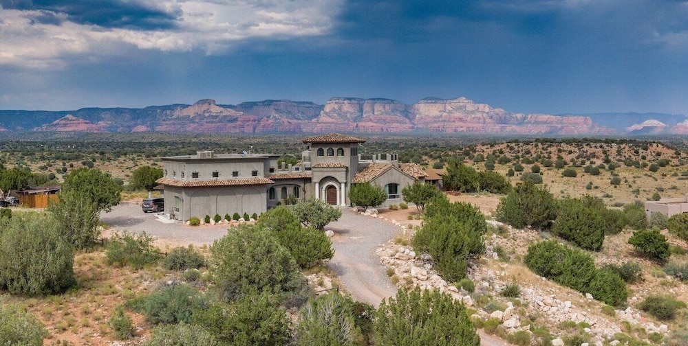 The Sanctuary at Sacred Mesa-infinity Pool-sedona