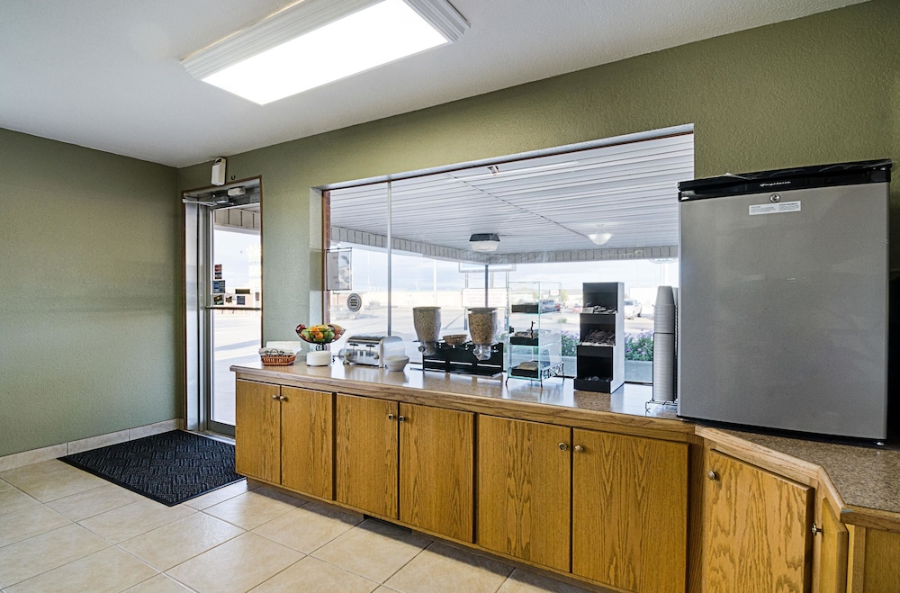 Liberal Vacations - Rodeway Inn - Property Image 6