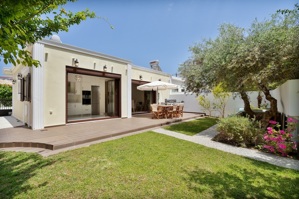 Chania Boutique Villa - Steps From the Beach