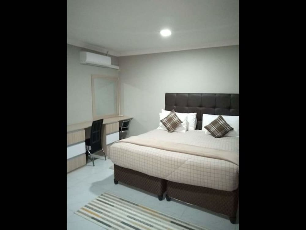 Exclusive 4 Bedrooms in Handsworth Along Kamloops Close University of Zambia view 2