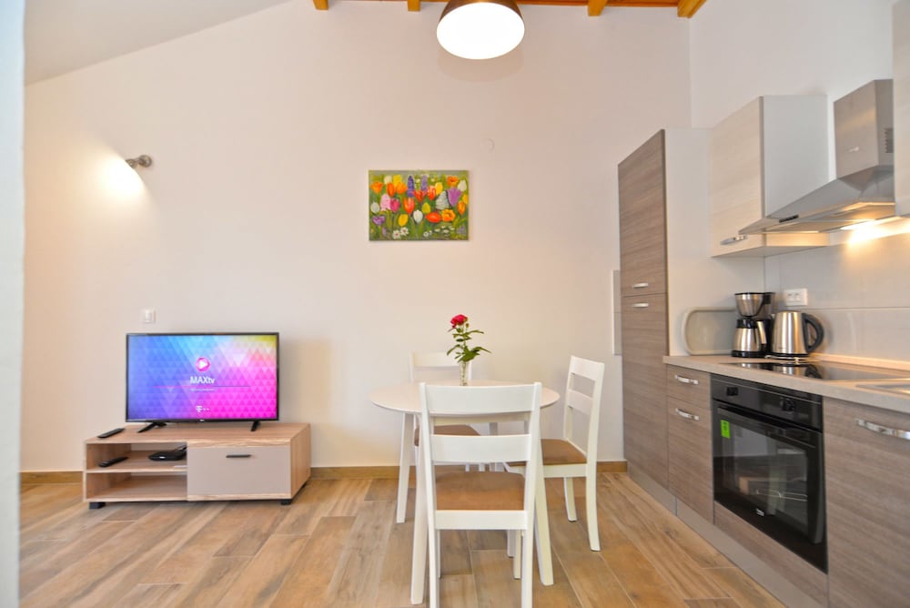 Apartment 1674 view 5