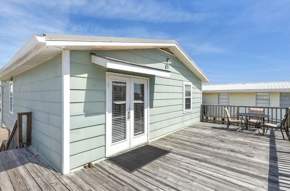 Byron's Beach House