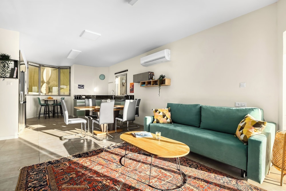 Netanya Beach Pool Studio by Sea N' Rent