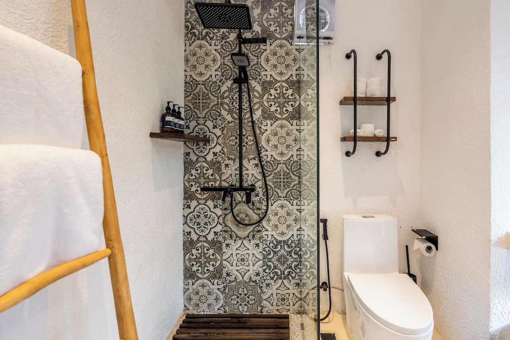 Sacred Jungle by EVDEkimi Ubud – Modern Villas and Apartments with Kitchens, Pools, & Personalized Concierge Service