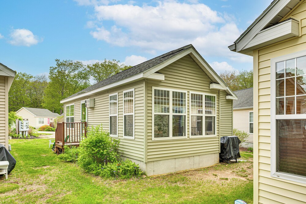 1 Mi to Beach: Cottage w/ Pool Access in Wells