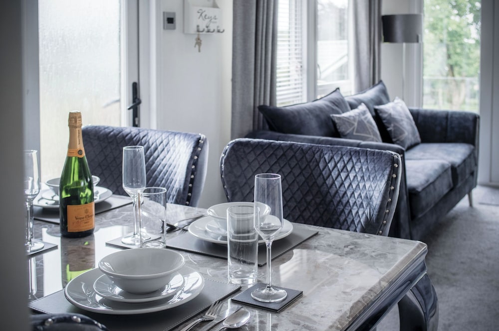 1 Manor Lodge - 3 Bedroom Lodge - Pendine