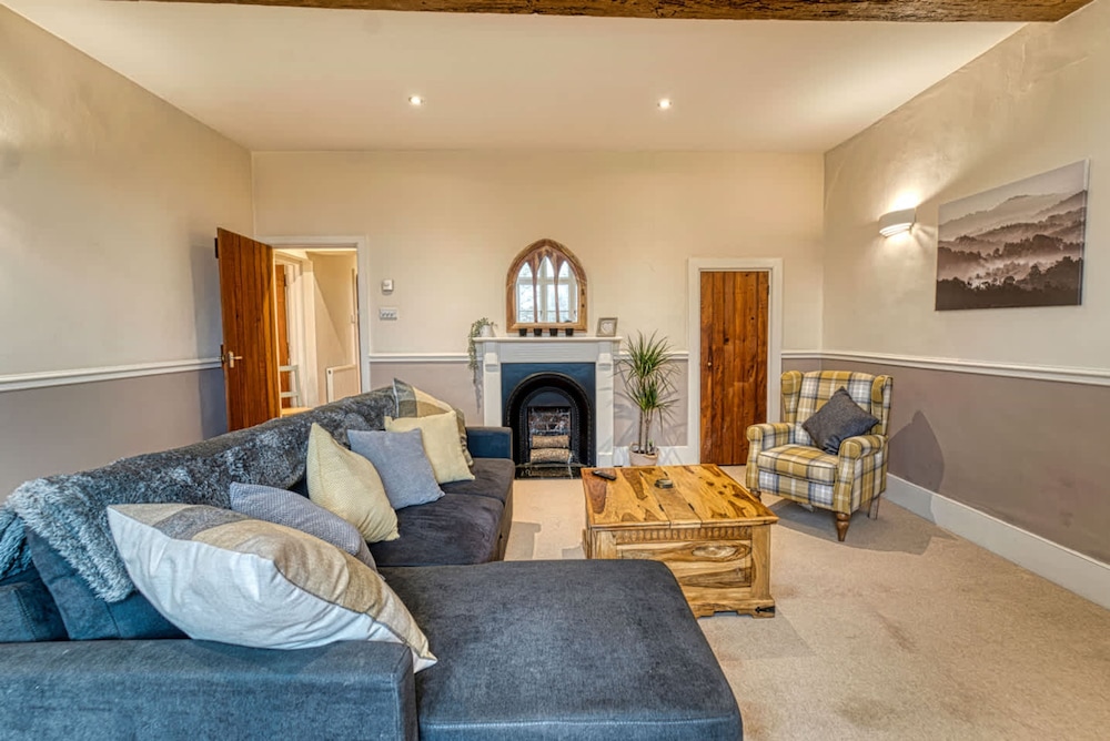 Host Stay Harrow Croft Dwelling