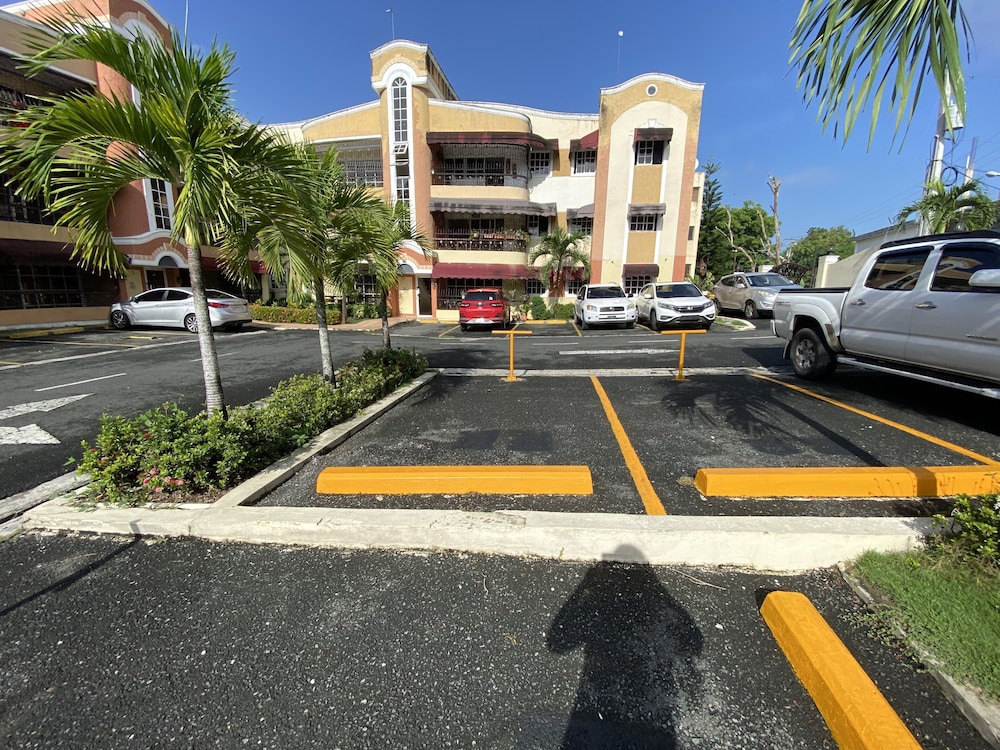 Inviting 3-bedroom Stay in Santo Domingo! view 2