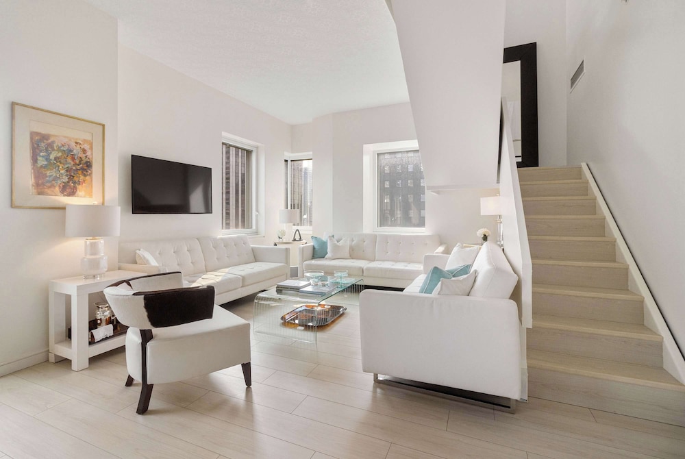 Midtown 5 Bedroom Duplex Luxury Penthouse, 2,500 sq ft, Sleeps 10, Manhattan, VIP Services