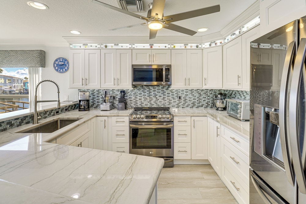 Luxury Nettles Island Home w/ Large Dock!