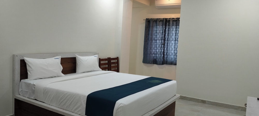 Hotel Grand Vista Nearby International Airport