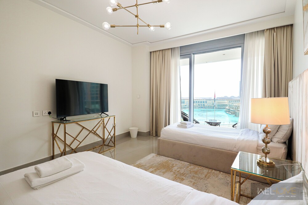 WelHome - Luxury Apt in Downtown with Burj Khalifa & Fountain View