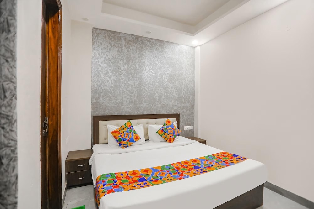 Fabhotel Signature Inn I