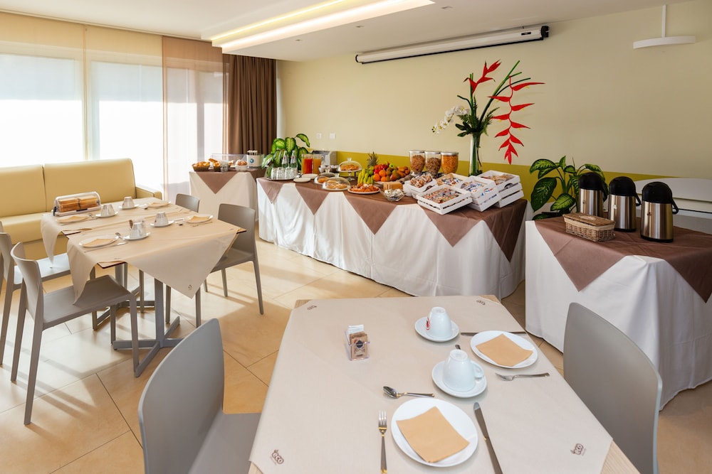 Zeus Residence Hotel