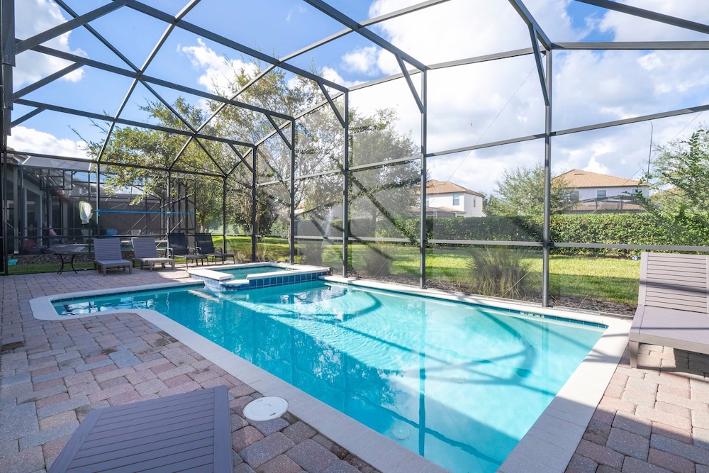 Free Pool Heat if you Stay in the Month of November