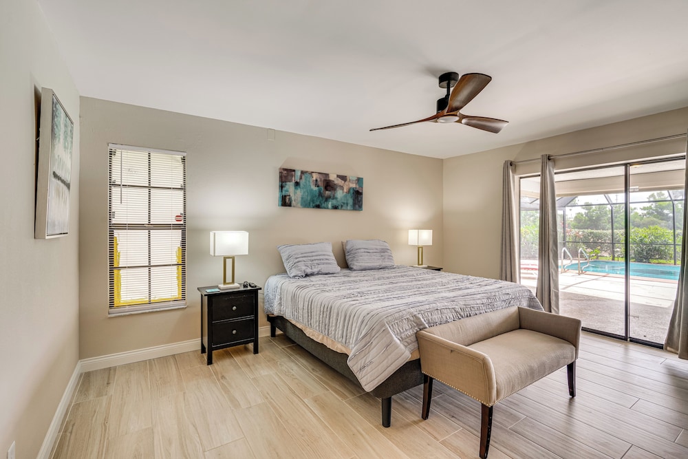 10 Mi to Beach: Poolside Paradise in Fort Myers!