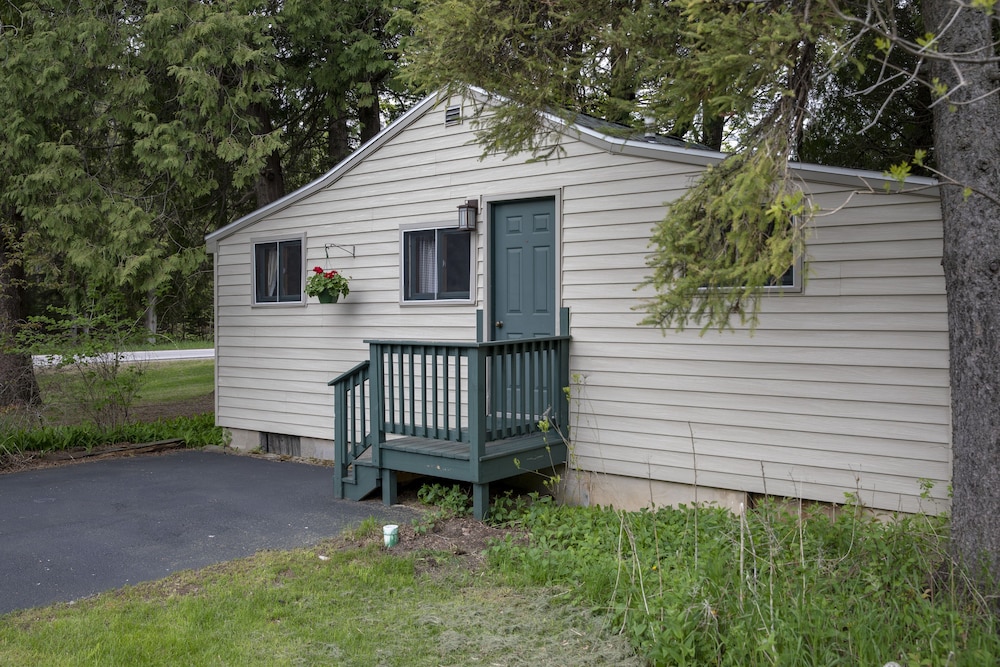 Ridges Inn & Suites