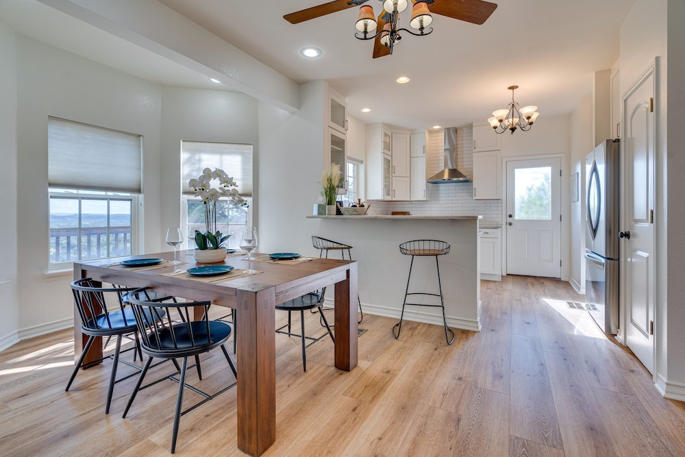 Jonestown Retreat w/ Deck: 6 Mi to Lake Travis! - Property Image 2