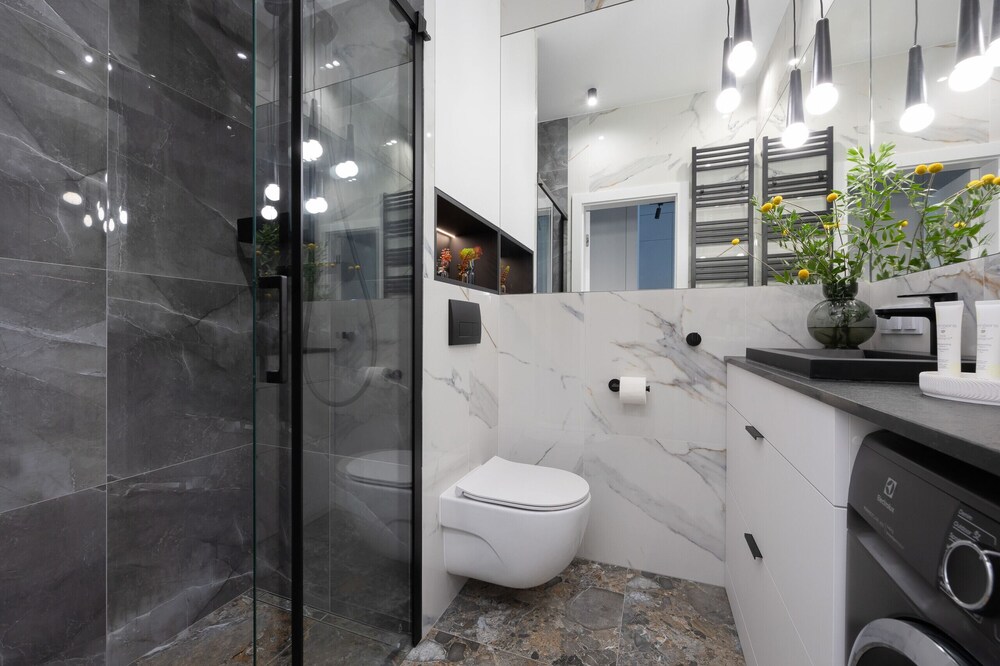 Grzybowska Apartment by Renters Prestige