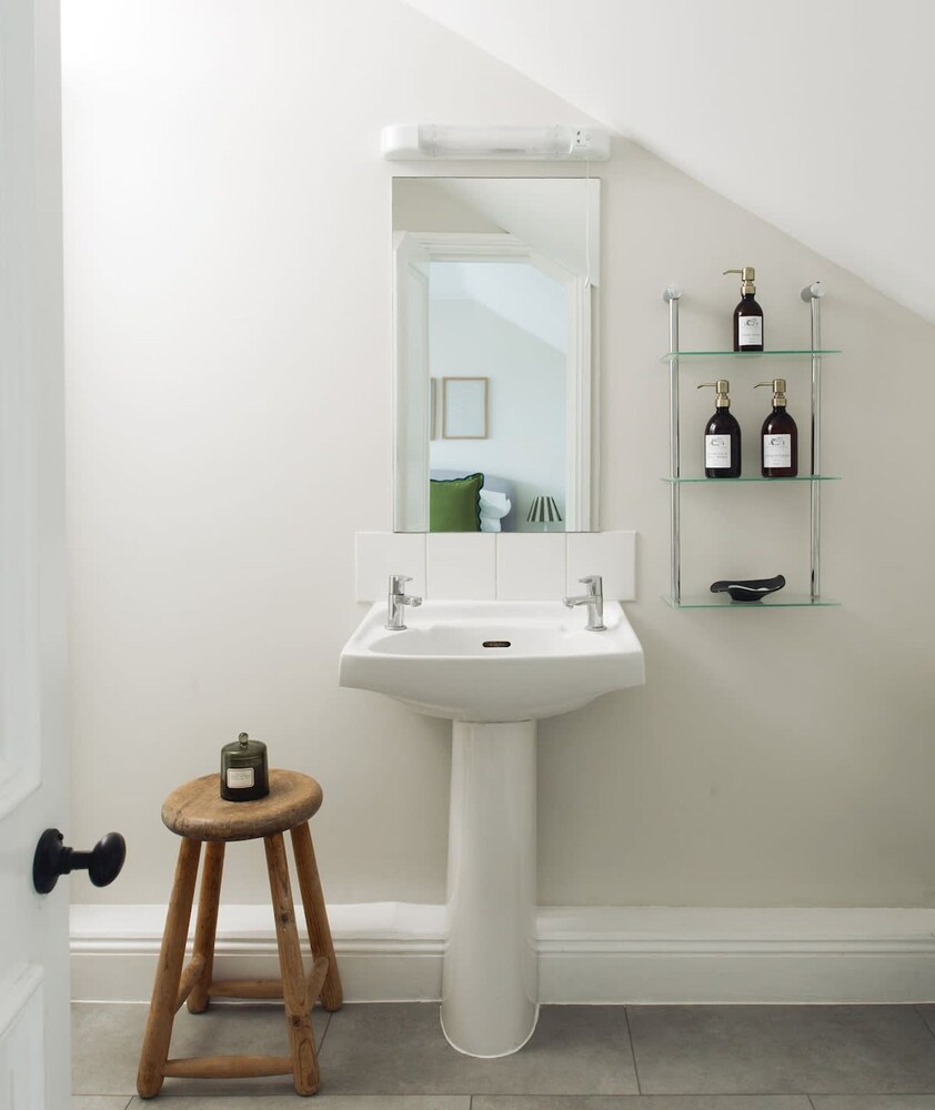 Luxury 5-bedroom Town House in Brook Green Central London
