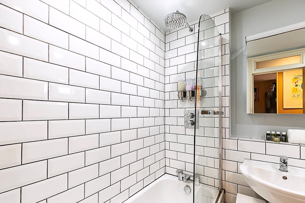 A Stylish Haven Near Portobello Road