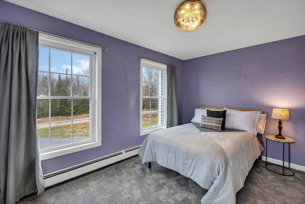 Serene 7br Haven By The Lake 7 Bedroom Home