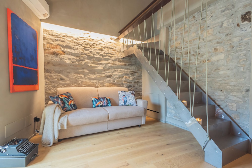Urio's Castle Suites by Rent all Como