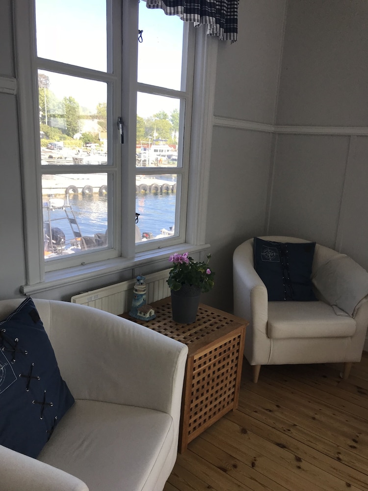Hostel Lotsen