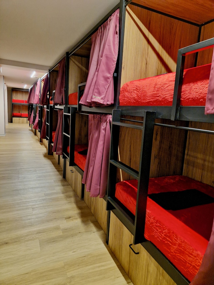 Velvet Hostel Business