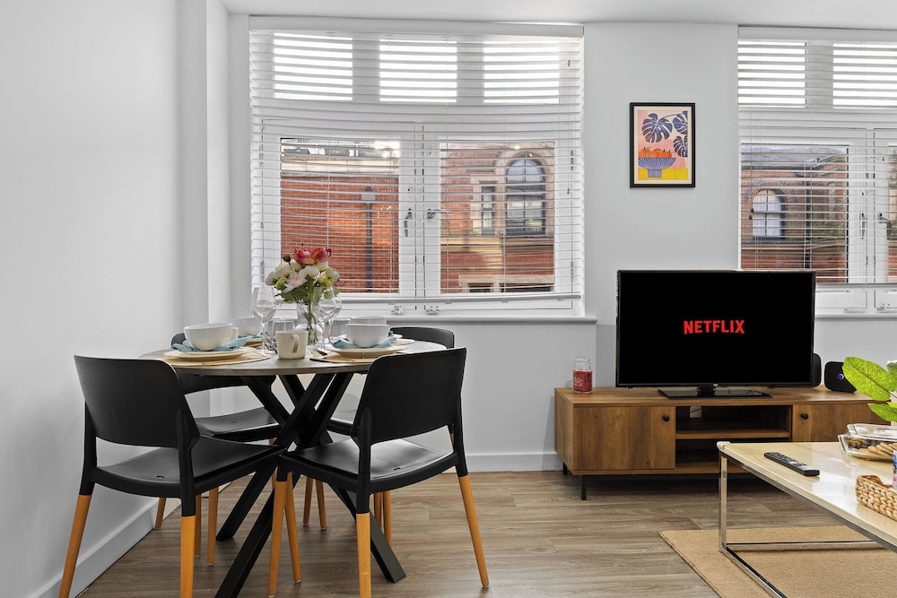 Super Stylish 2bed 2bath Apartment in Nottingham City - Free Parking