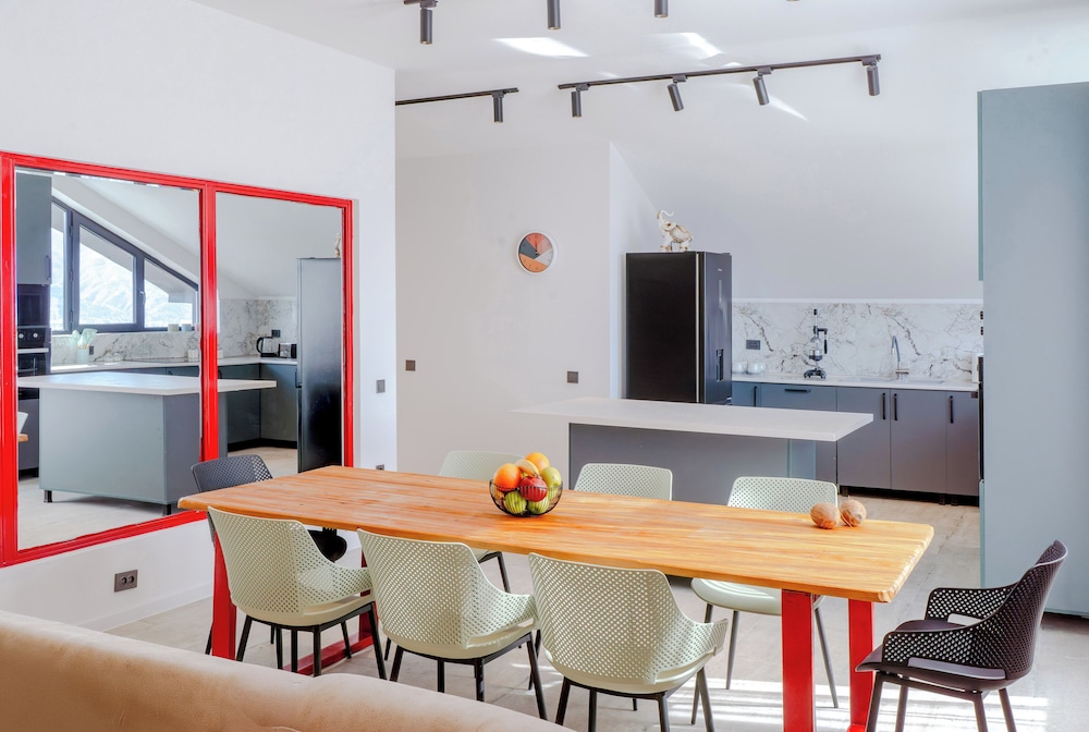 Niabi 3BDR Mansard