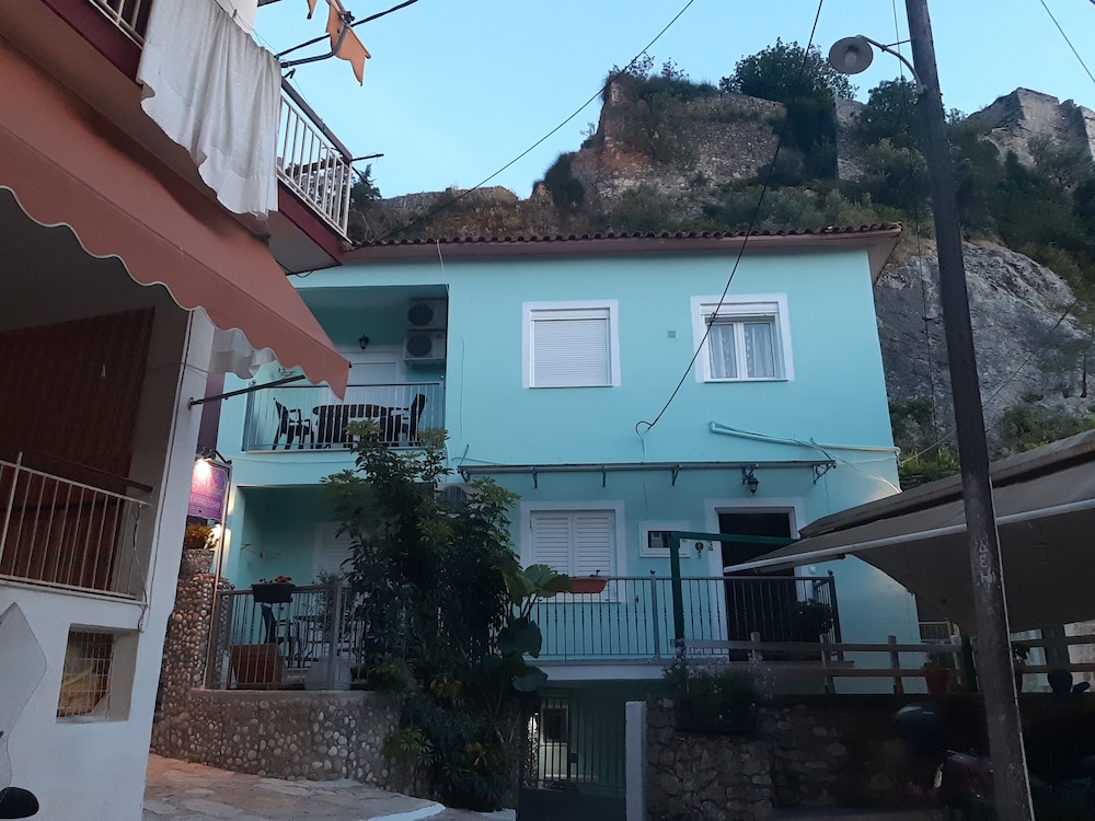 Paraskevi's Luxury Studios