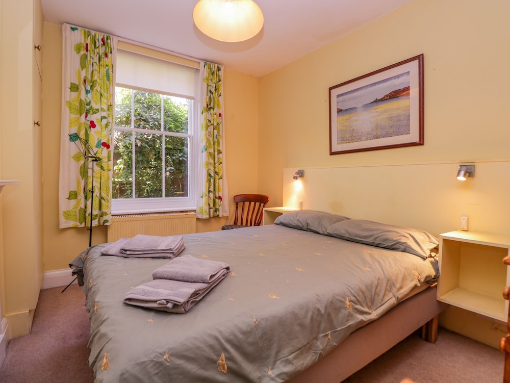 6 Gloster Terrace