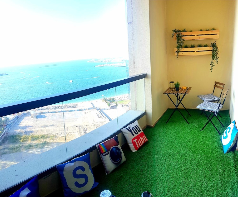 Bombay Backpackers DXB - Adults Only