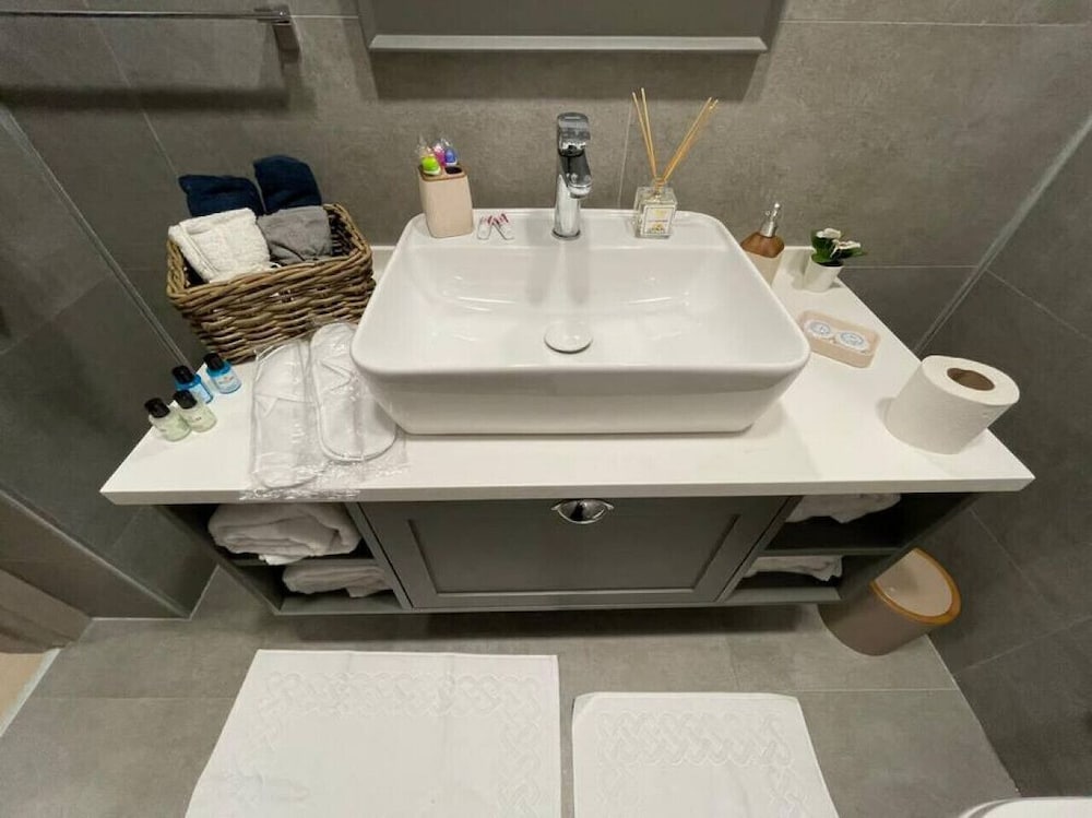 Special 2 1 Suite Apartment Near Mall of Istanbul