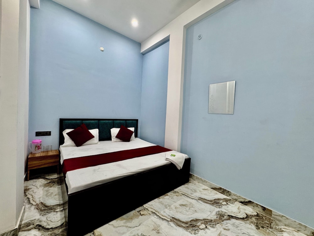 Hotel radha Aradhya Sadan