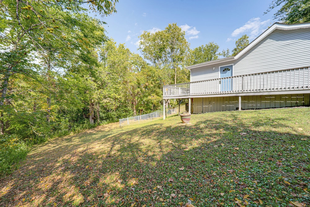 Walk to Main Street! Family Home in Williamstown