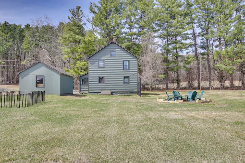 4 Mi to Great Barrington: Berkshires Retreat!