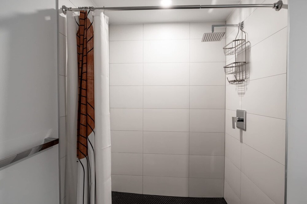 w Spacious Modern 3BR in Wynwood