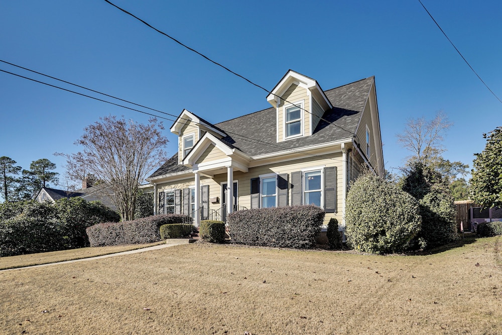 Summerville Historic Bungalow w/ Hot Tub